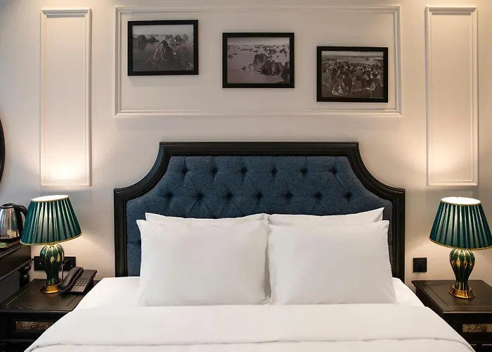 Essence Hotel 3*